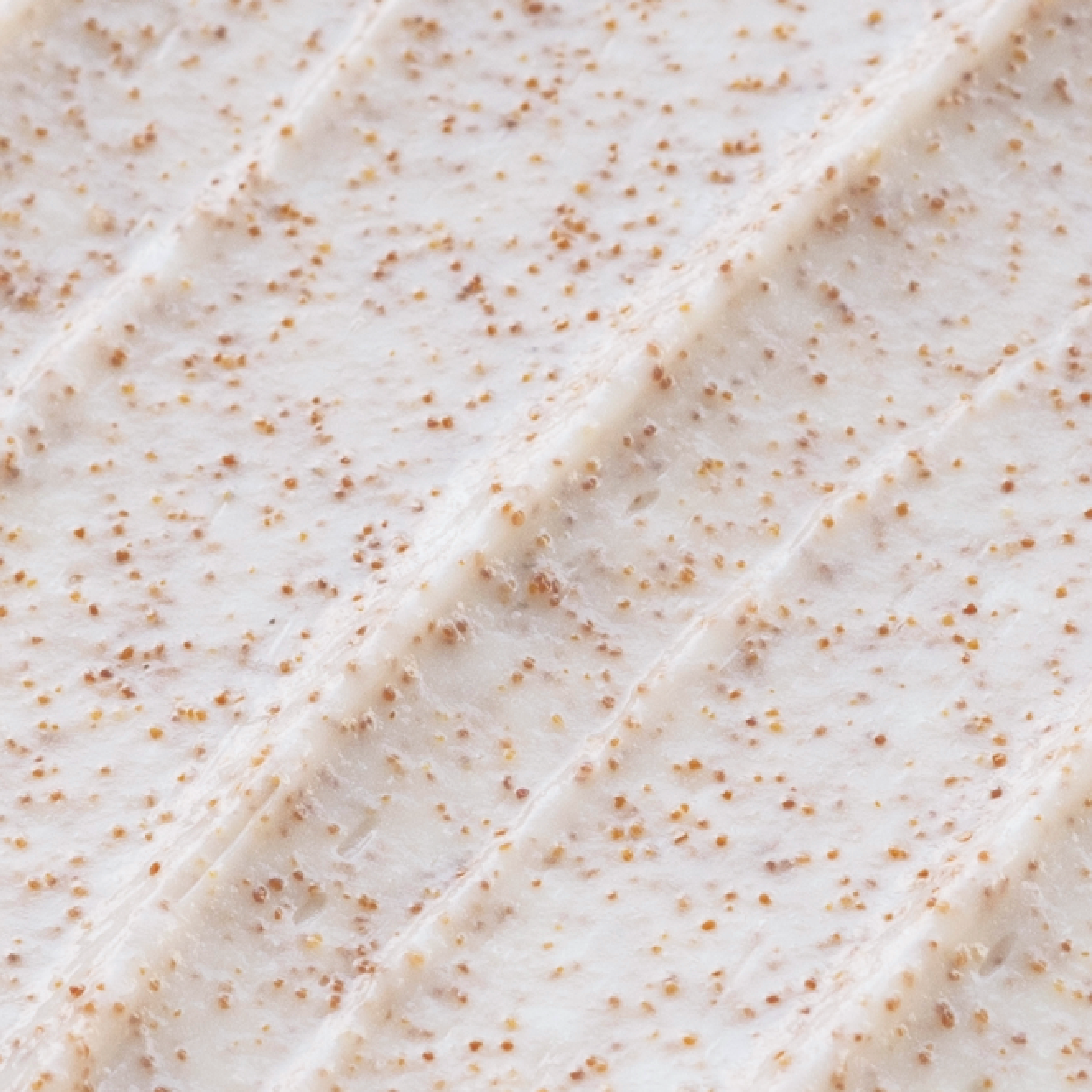 Satheia Almond & Apricot body scrub 150ml