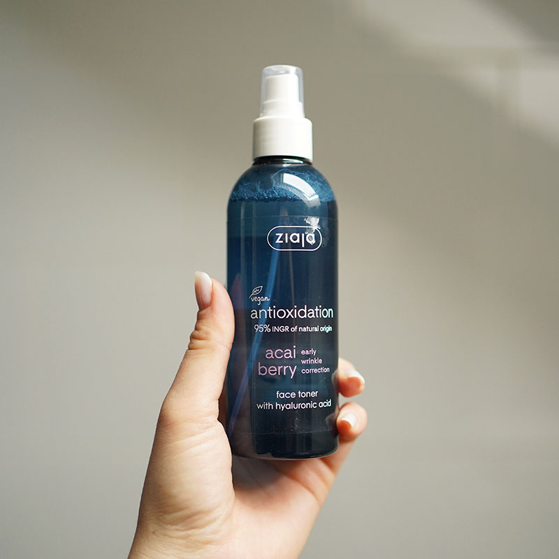 Ziaja acai berry antioksidativni tonik u spreju za lice sa hijaluronskom kiselinom 200ml