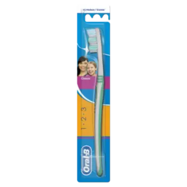 Oral-B Classic 3 Effect četkica za zube Medium